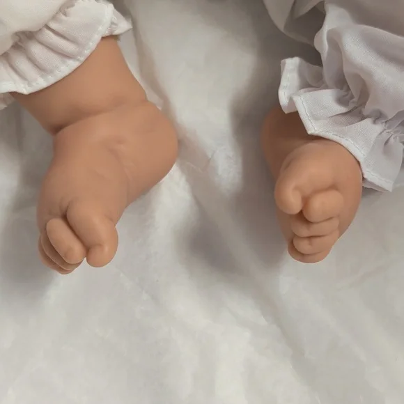 Pristine Lee Middleton Original Porcelain Doll Heavenly Collectible - Picture 6 of 16